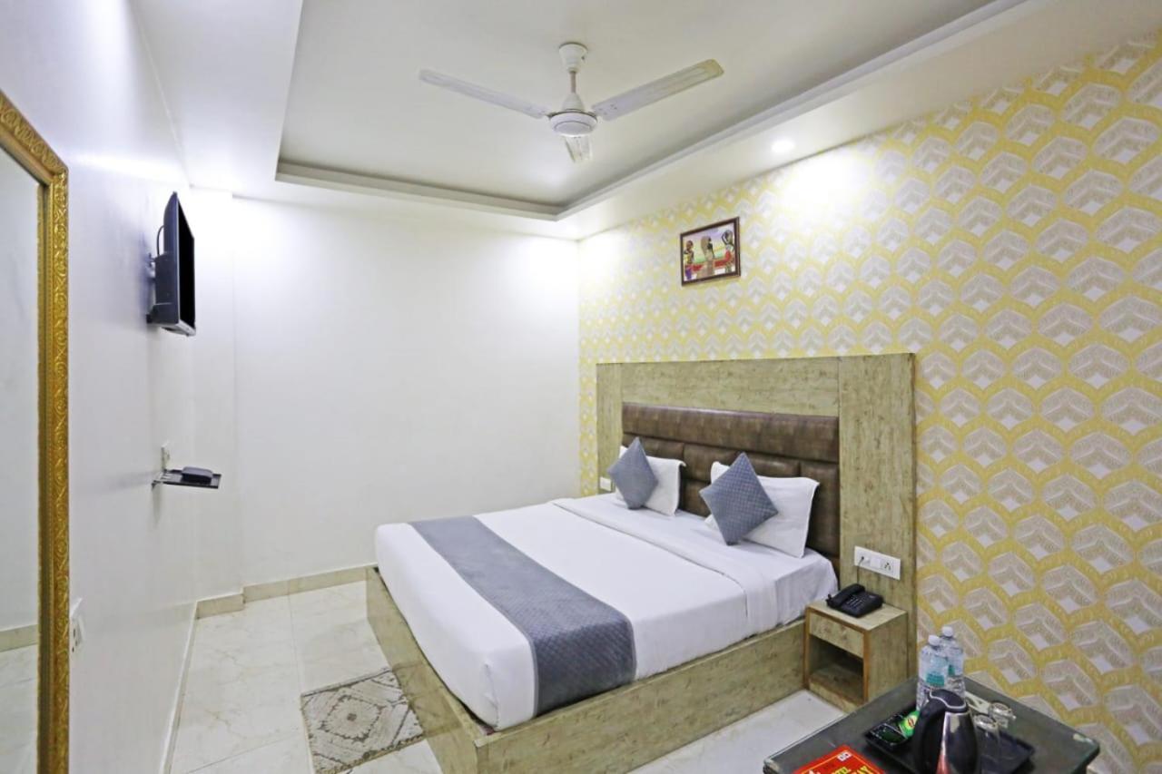 Hotel Broadway Near Delhi Airport 新德里 外观 照片