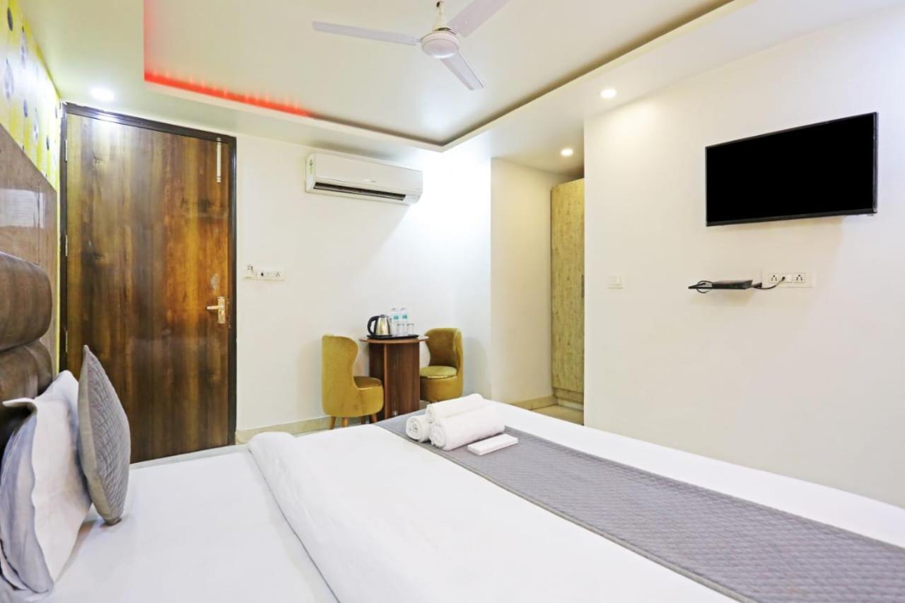Hotel Broadway Near Delhi Airport 新德里 外观 照片