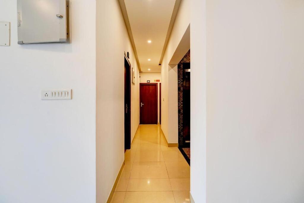 Hotel Broadway Near Delhi Airport 新德里 外观 照片