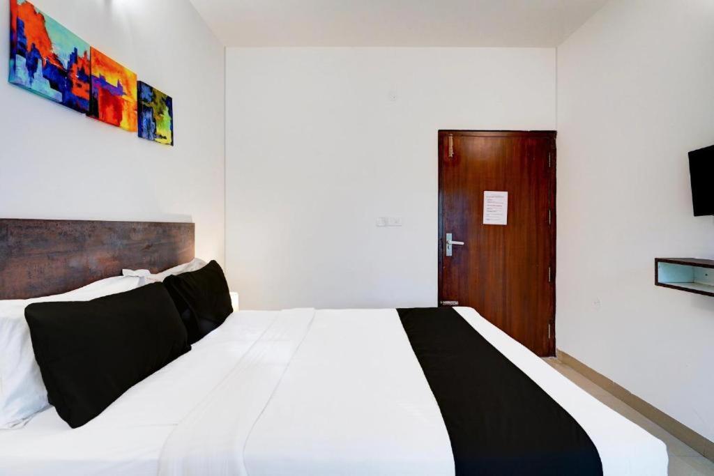 Hotel Broadway Near Delhi Airport 新德里 外观 照片